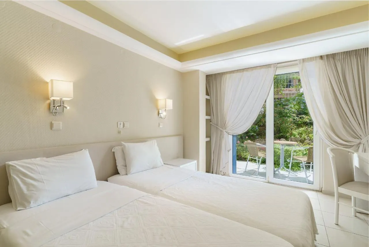 Pearl Beach 罗希姆诺 4*,