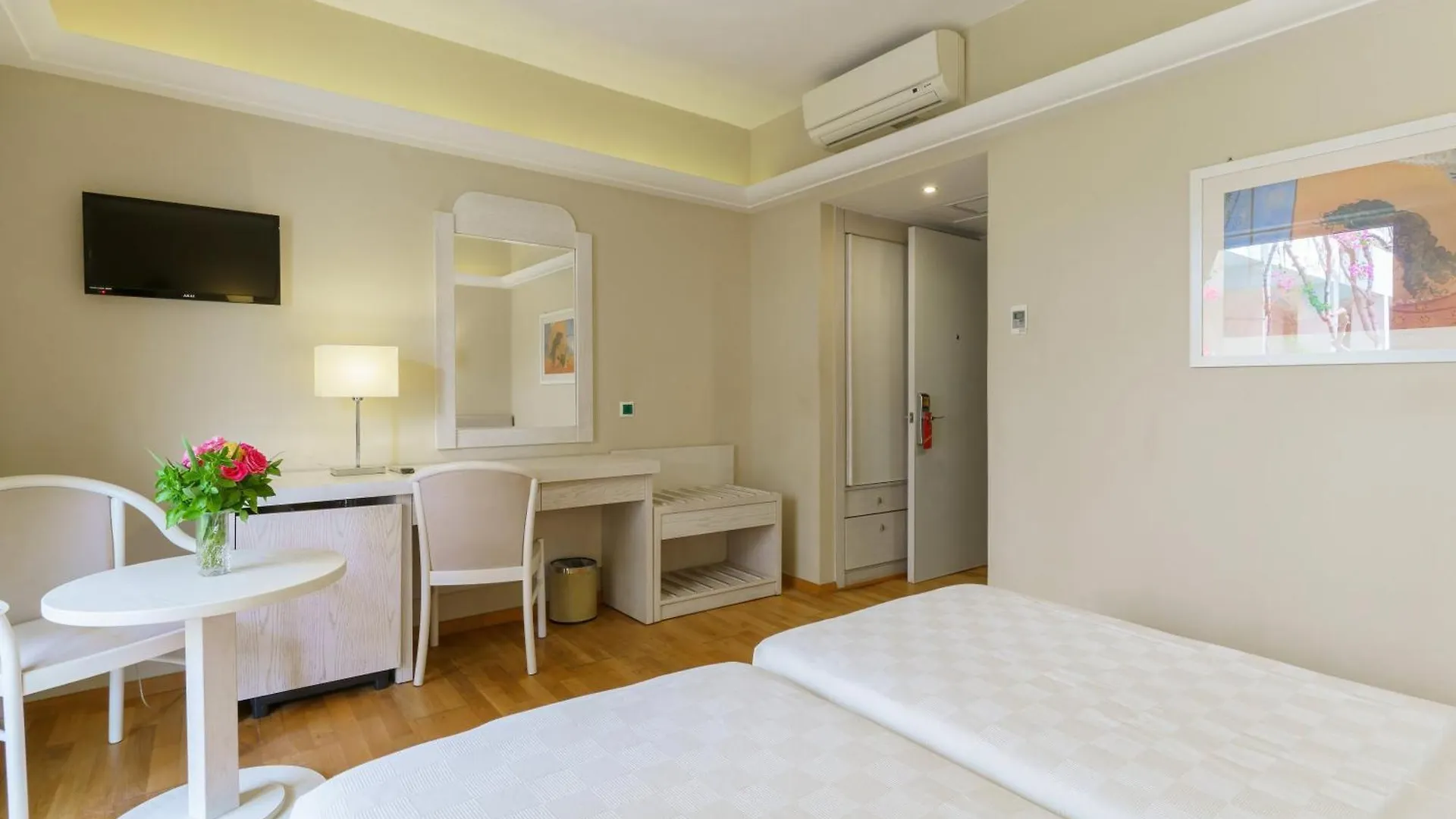**** Hotel Pearl Beach Rétino Grecia