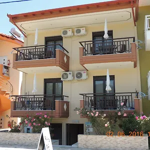 malamatenia-house.hotelschalkidiki.net/