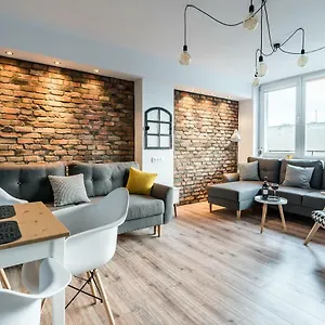 stylish-apartment-posnania-city-center.poznan-hotels.com/